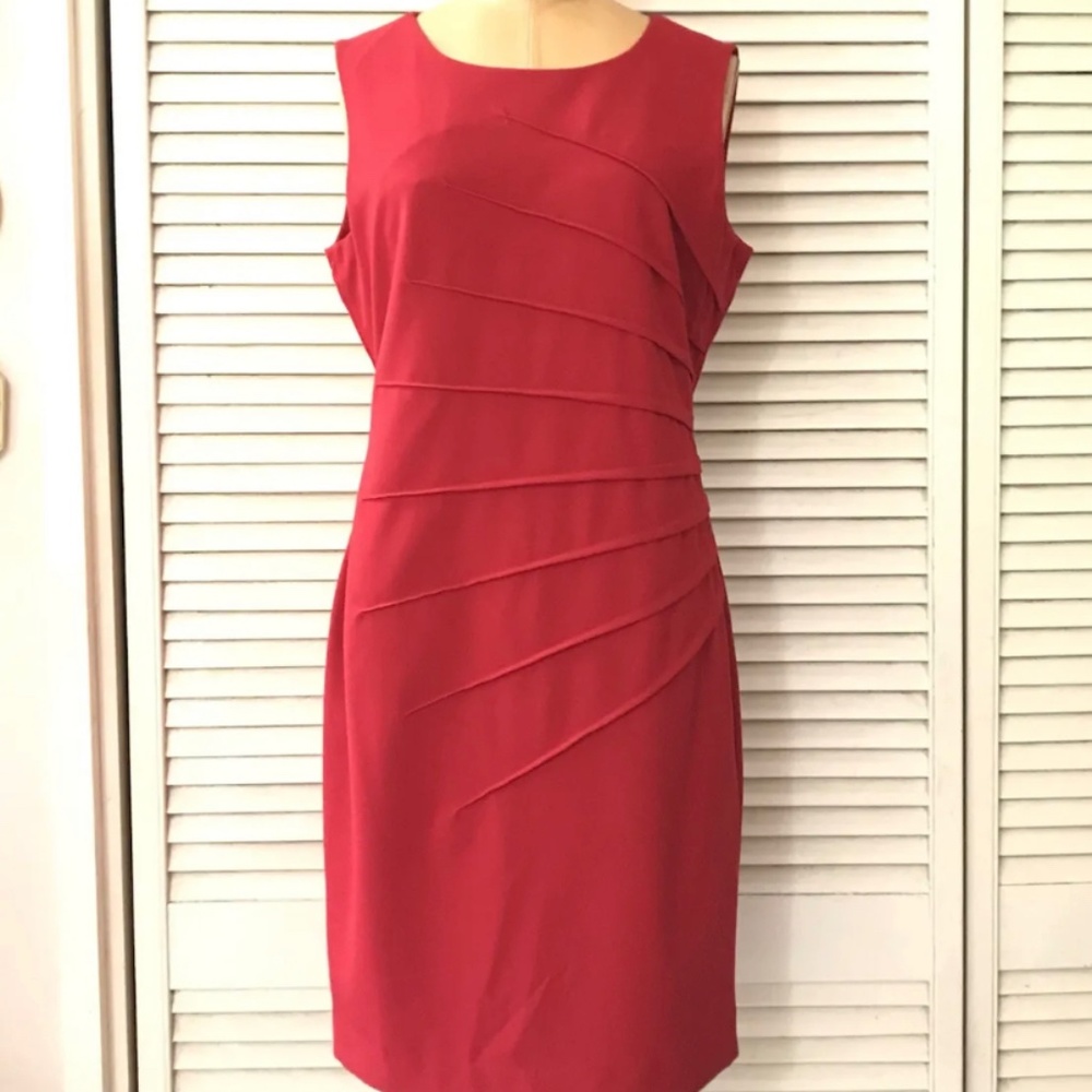 Calvin Klein Womens Dress Size 8P Red Sleeveless Starburst Office Party Sheath